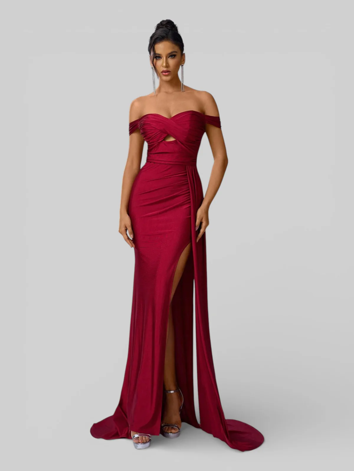 Vestido de Festa Bordado com Faixas